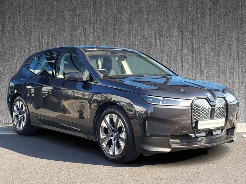 More views of BMW iX