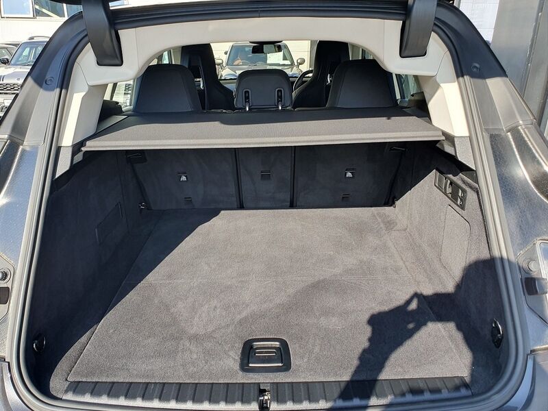 More views of BMW iX