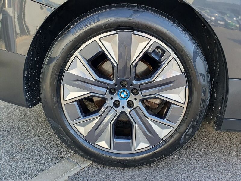 More views of BMW iX