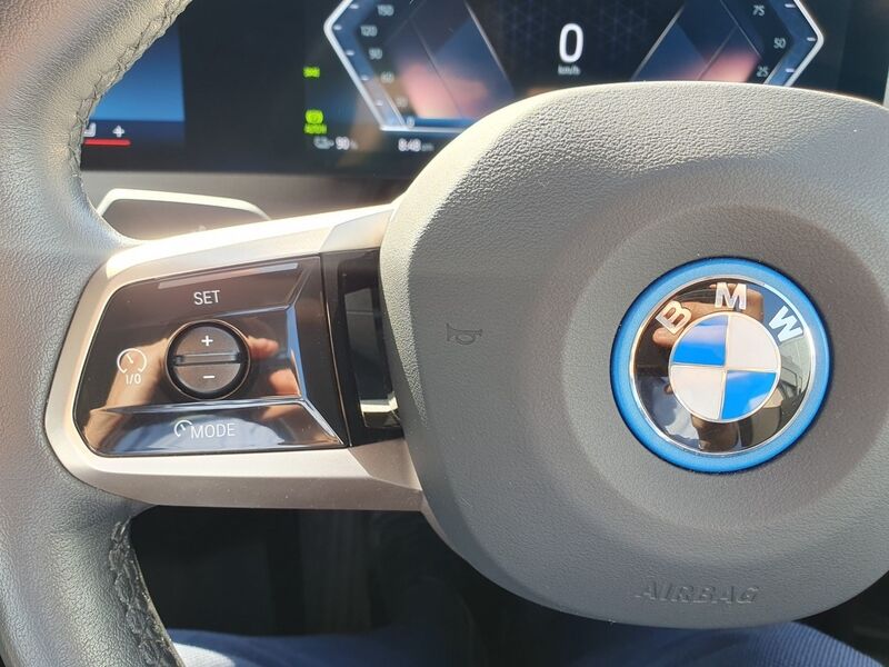 More views of BMW iX