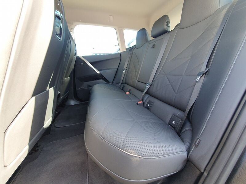 More views of BMW iX