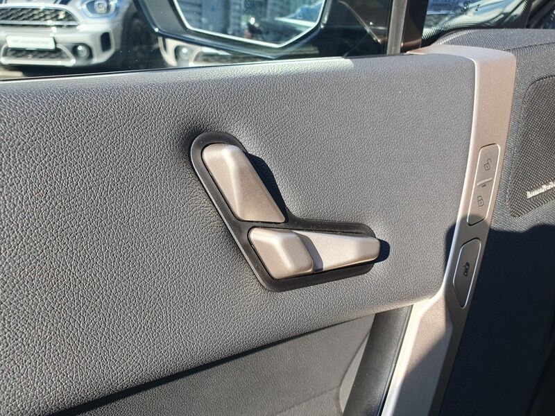 More views of BMW iX