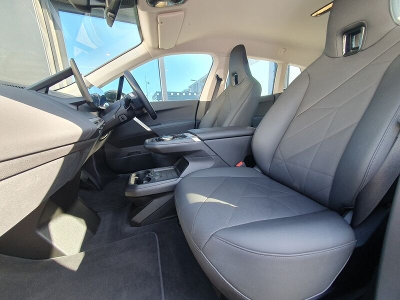 More views of BMW iX