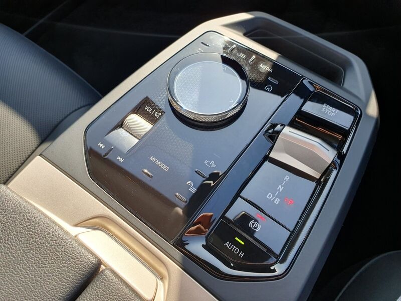 More views of BMW iX