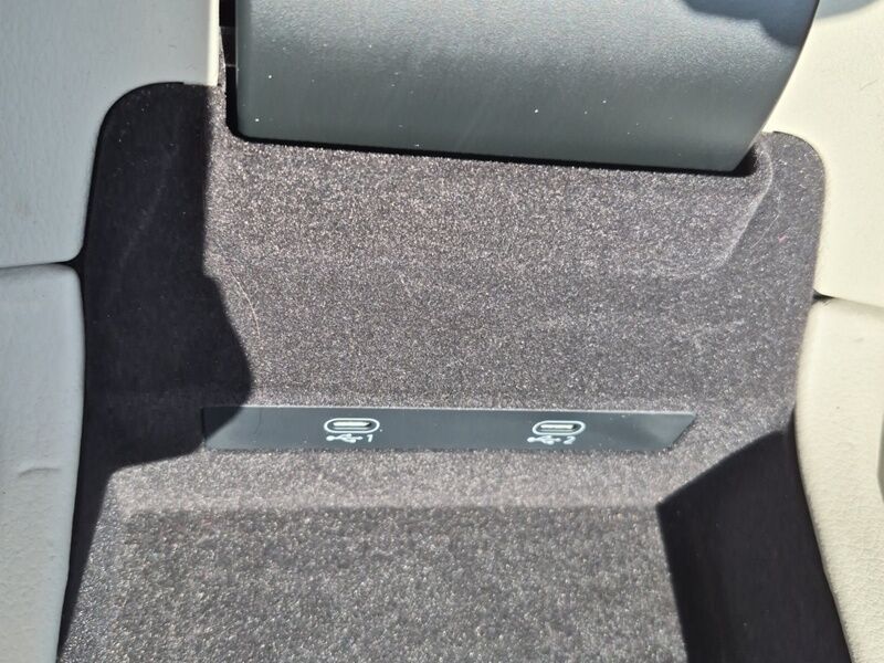 More views of Audi A6