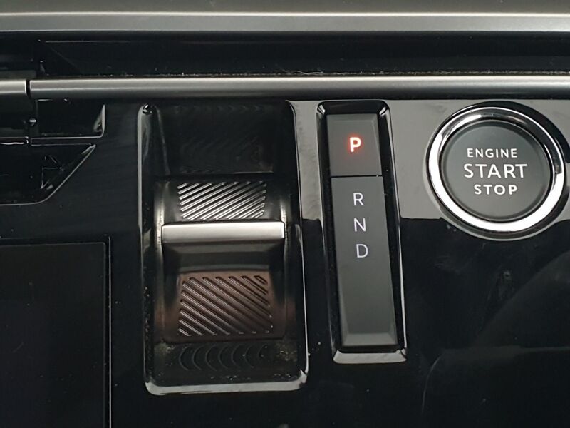 More views of Peugeot 3008