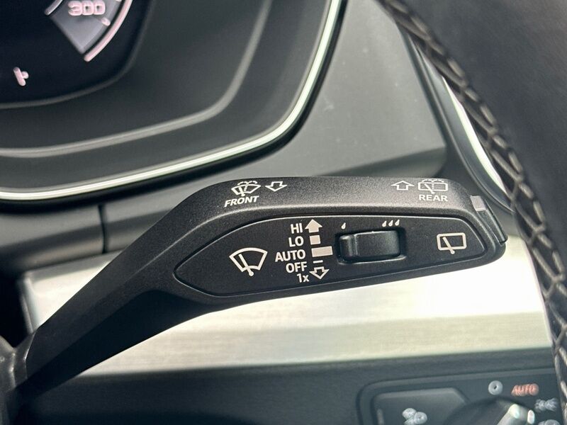 More views of Audi Q5