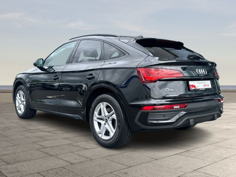 More views of Audi Q5