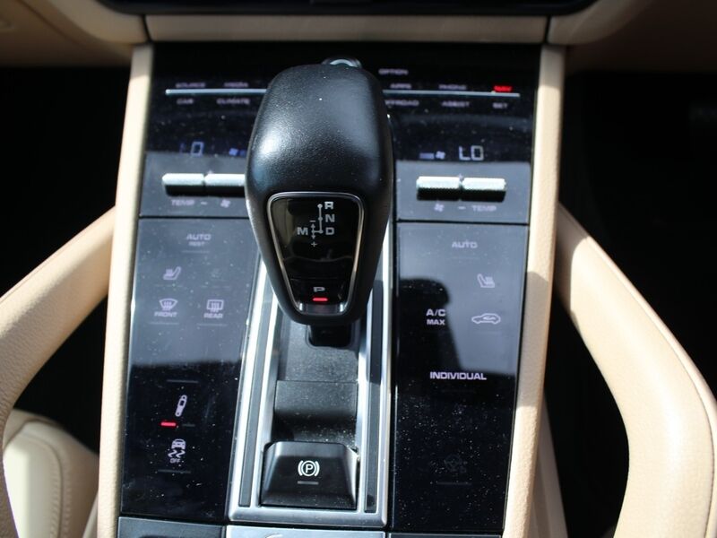 More views of Porsche Cayenne