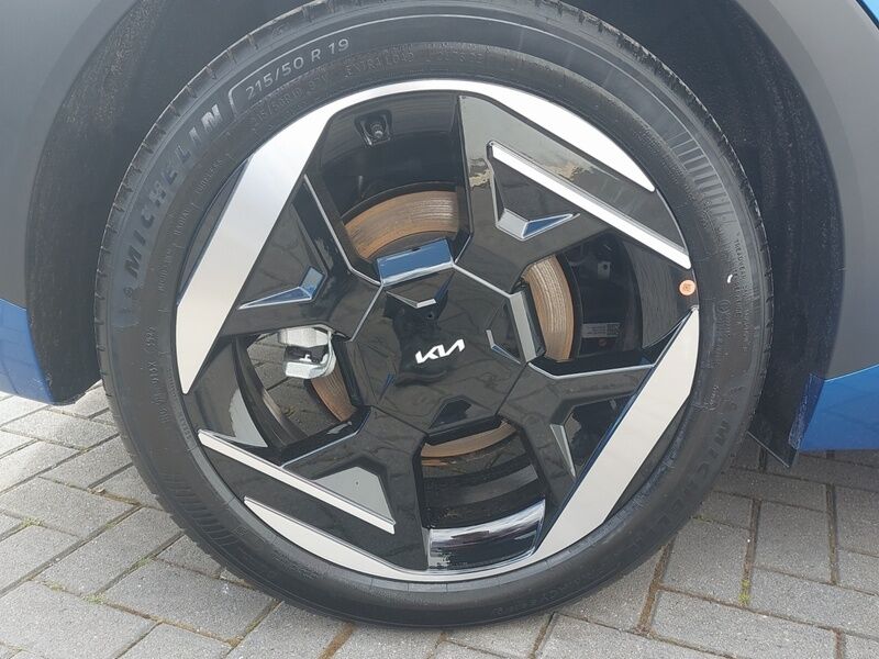 More views of Kia EV4