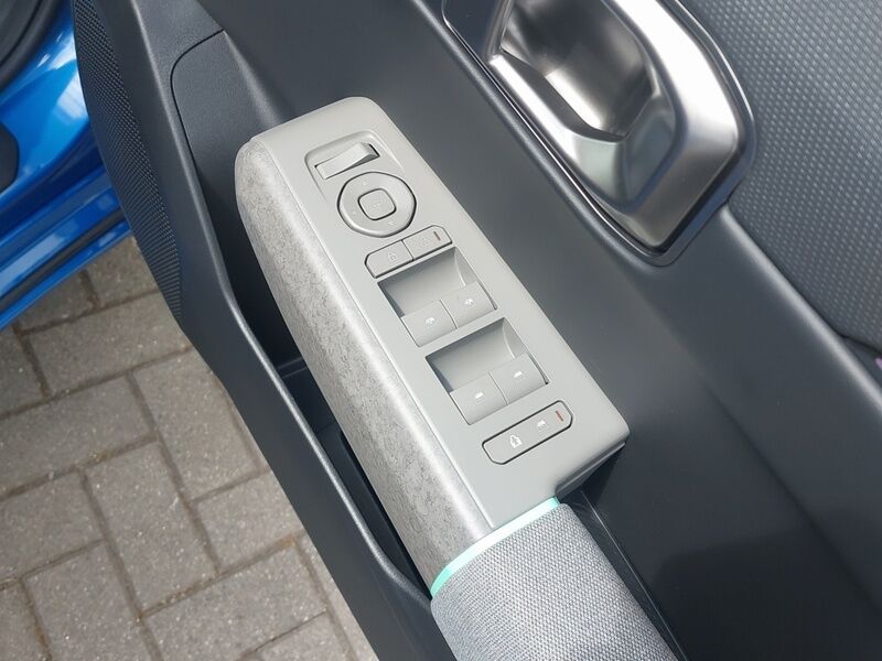 More views of Kia EV4