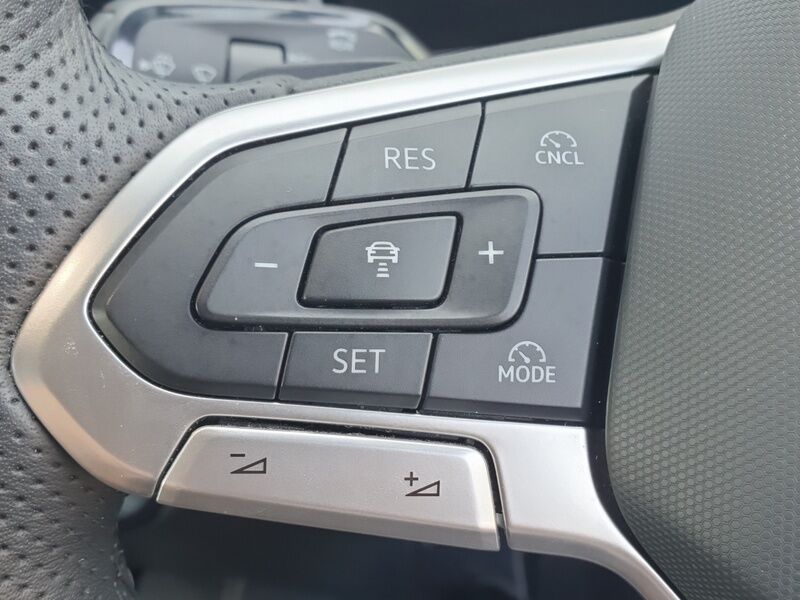More views of Volkswagen Tiguan