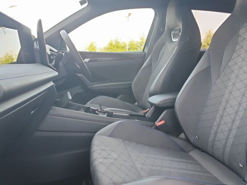 More views of Volkswagen Tiguan