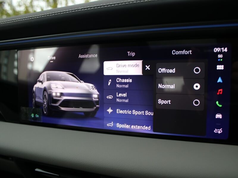More views of Porsche Macan