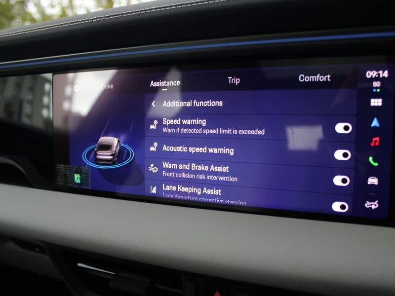 More views of Porsche Macan