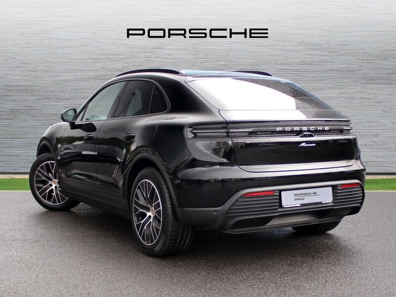 More views of Porsche Macan