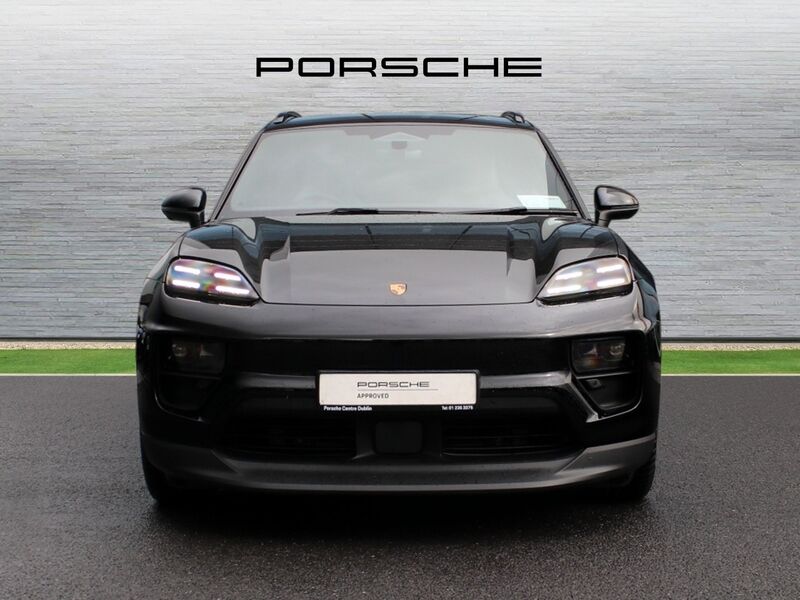 More views of Porsche Macan