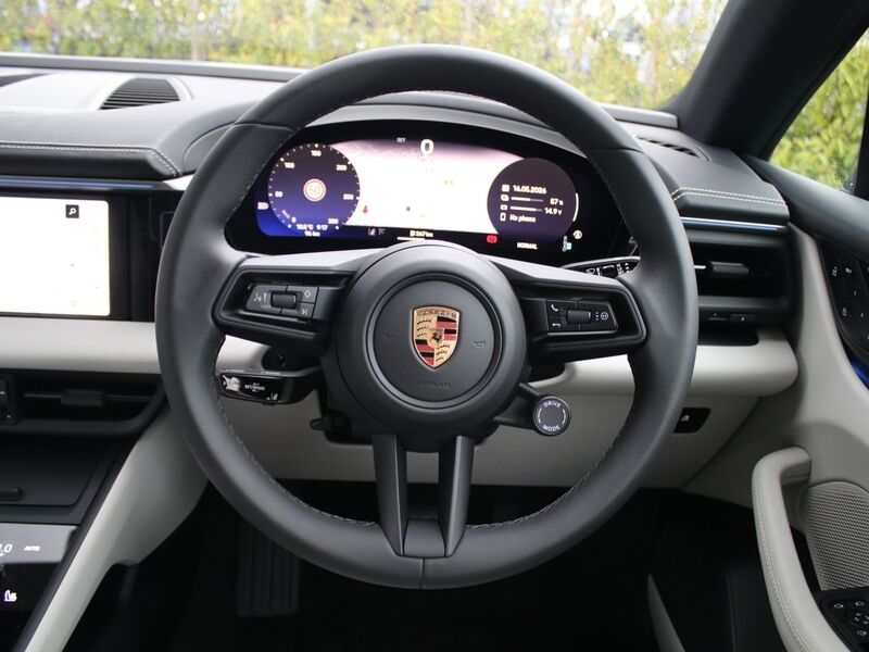 More views of Porsche Macan