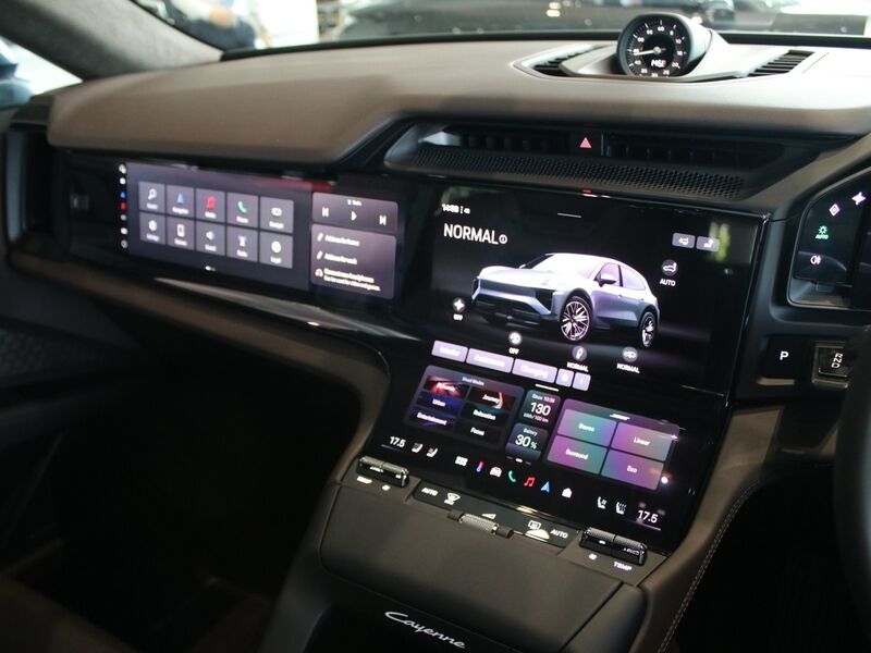 More views of Porsche Cayenne