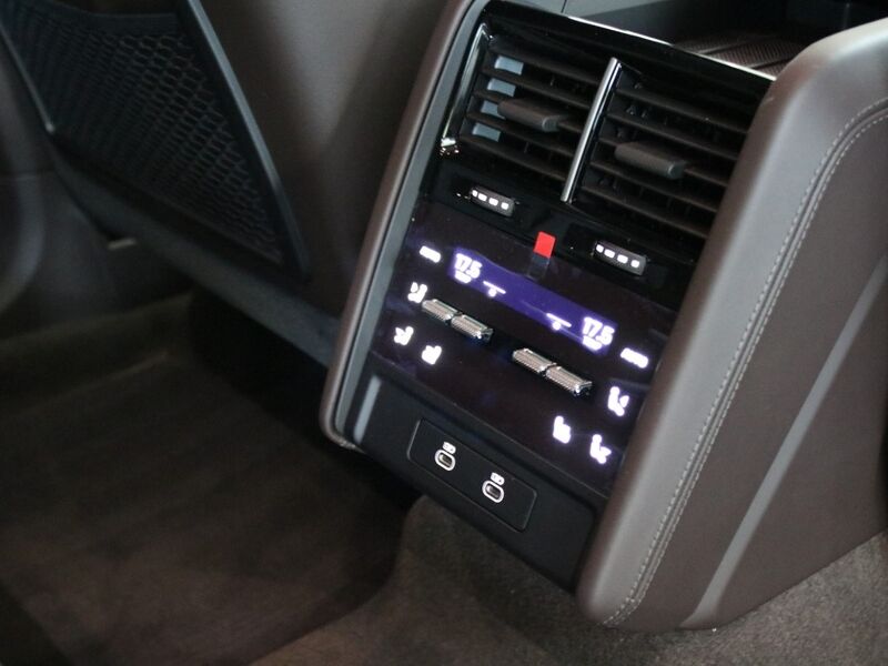More views of Porsche Cayenne