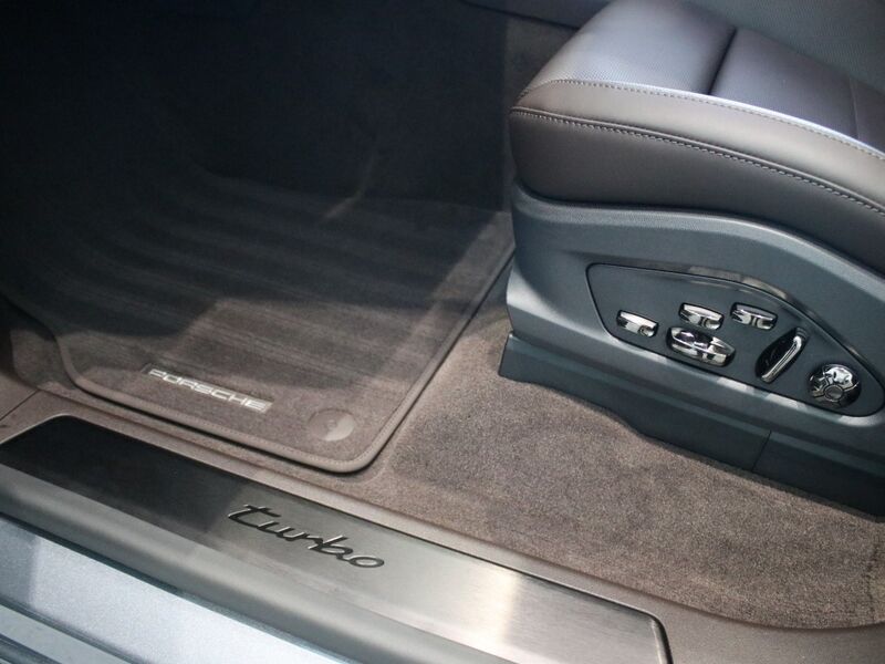 More views of Porsche Cayenne