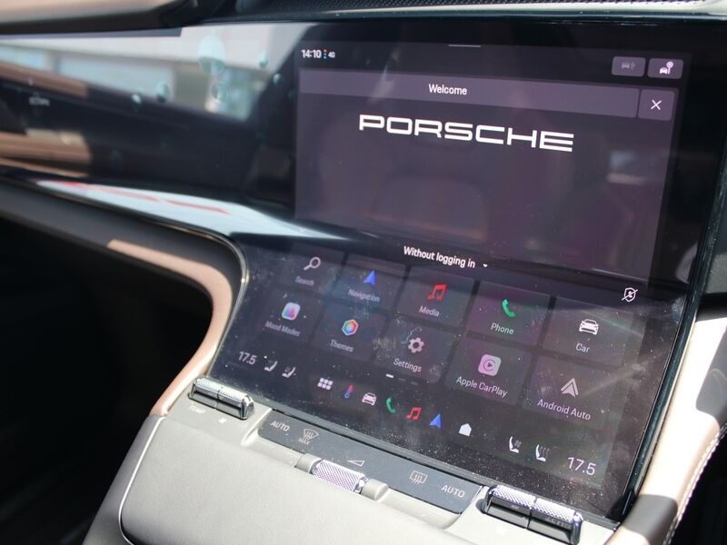 More views of Porsche Cayenne