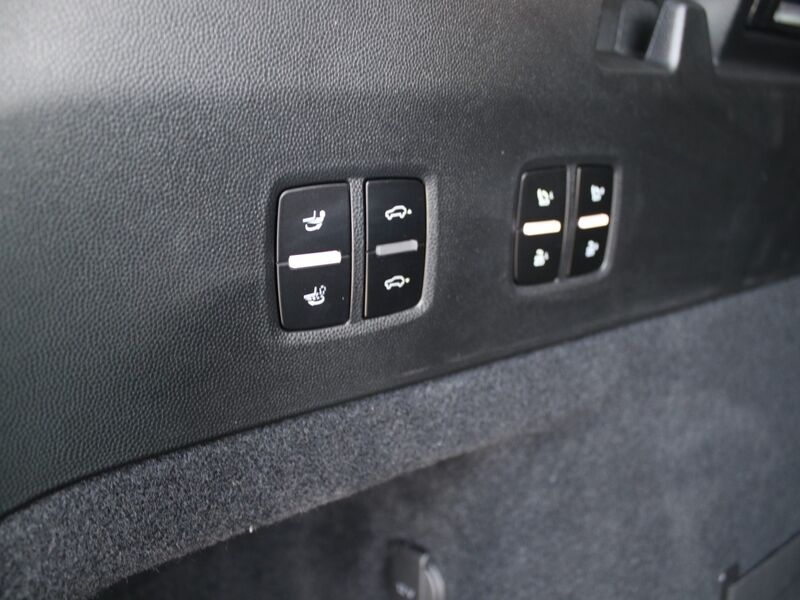More views of Porsche Cayenne