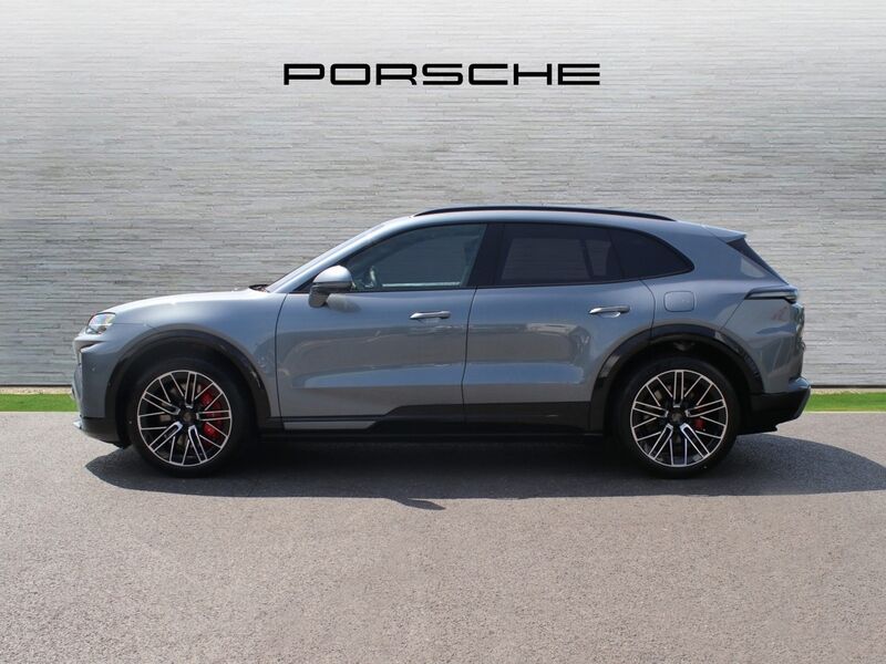 More views of Porsche Cayenne