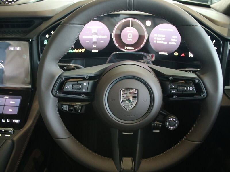 More views of Porsche Cayenne