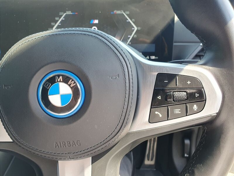 More views of BMW i4