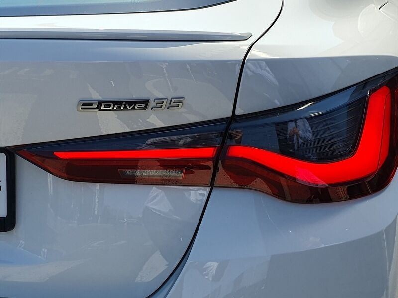 More views of BMW i4