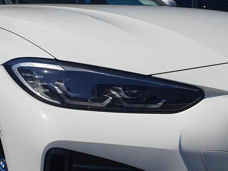 More views of BMW i4