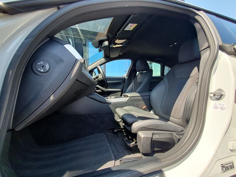 More views of BMW i4