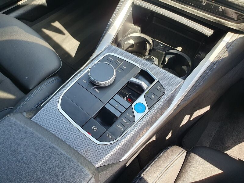 More views of BMW i4