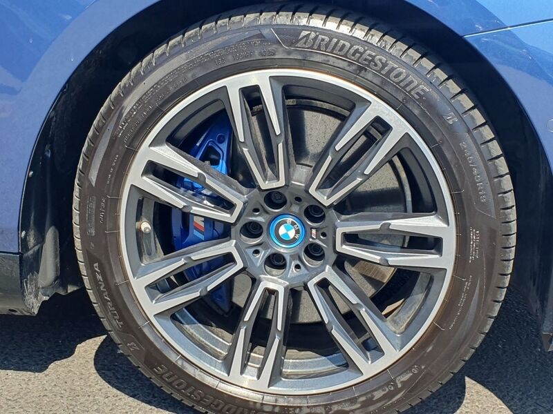 More views of BMW i5