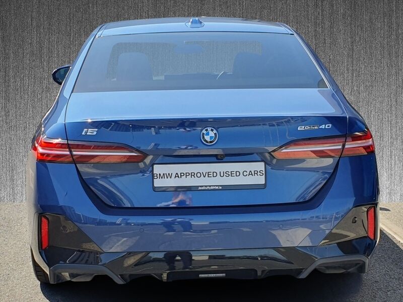 More views of BMW i5
