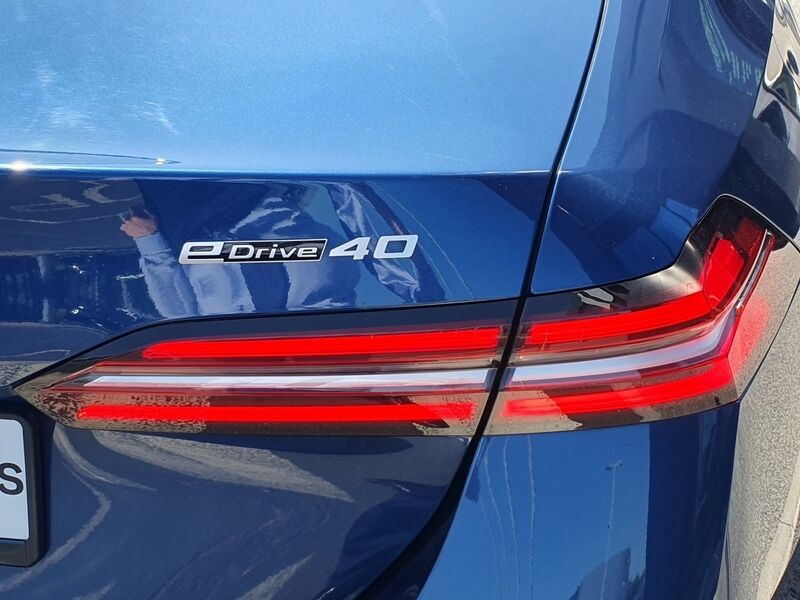 More views of BMW i5