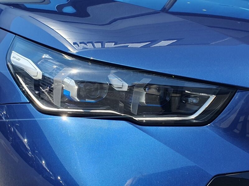 More views of BMW i5