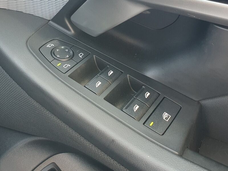 More views of BMW i5