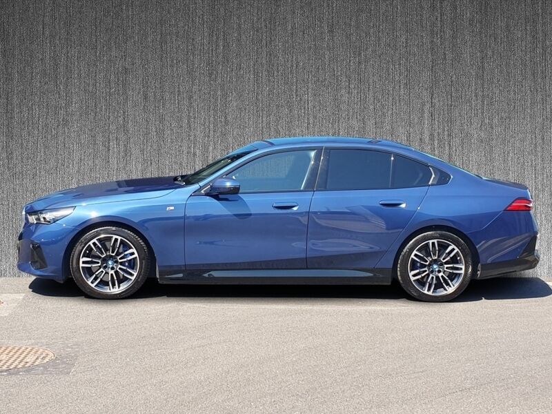 More views of BMW i5