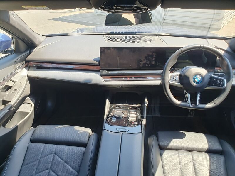 More views of BMW i5