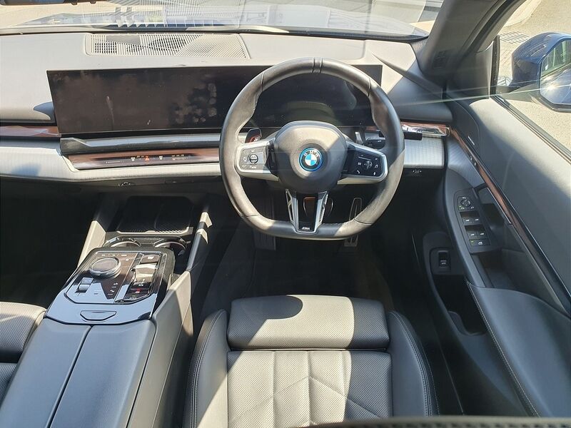 More views of BMW i5