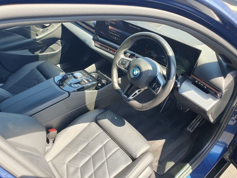 More views of BMW i5