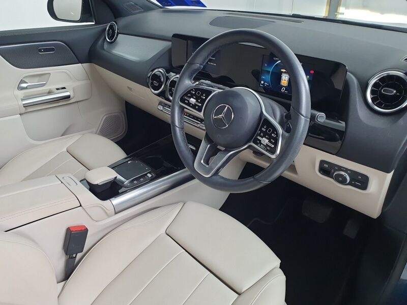 More views of Mercedes-Benz GLA
