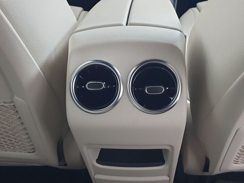 More views of Mercedes-Benz GLA