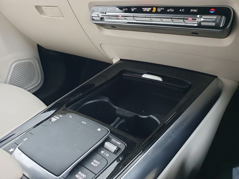 More views of Mercedes-Benz GLA