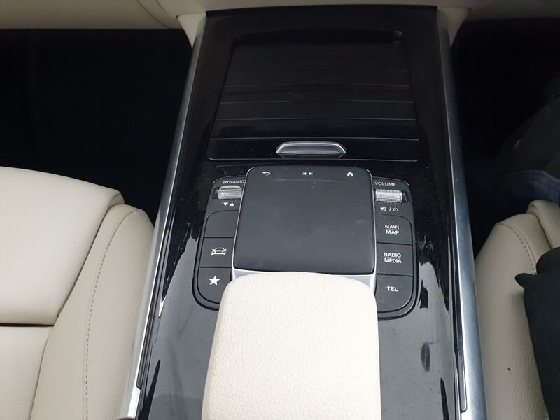 More views of Mercedes-Benz GLA