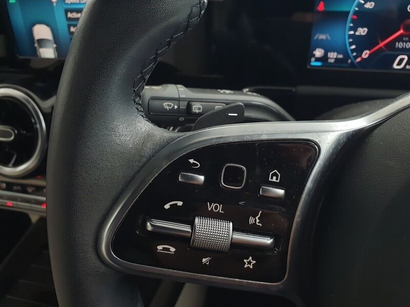 More views of Mercedes-Benz GLA