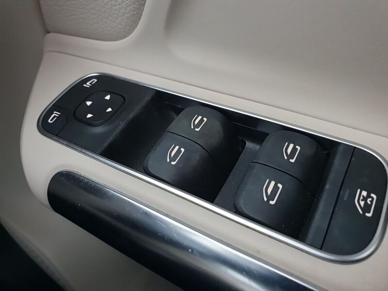 More views of Mercedes-Benz GLA