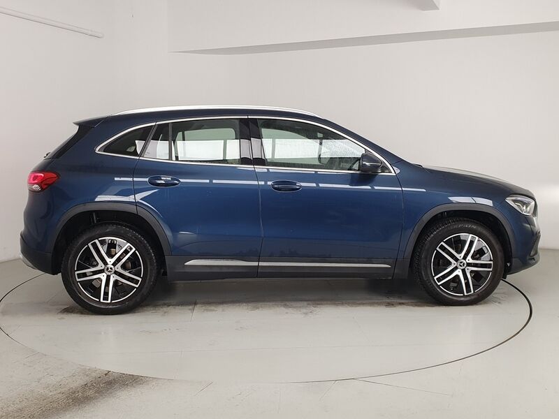 More views of Mercedes-Benz GLA